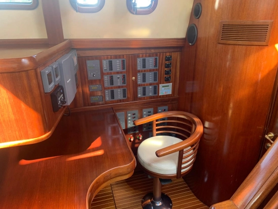 Lagoon Royal Pilot Saloon 65 usado à venda