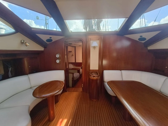 Lagoon Royal Pilot Saloon 65 usado à venda