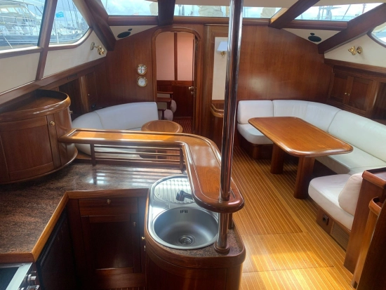 Lagoon Royal Pilot Saloon 65 usado à venda
