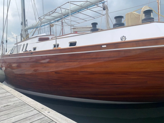 Lagoon Royal Pilot Saloon 65 usado à venda