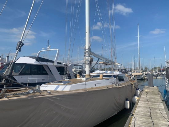 Lagoon Royal Pilot Saloon 65 usado à venda