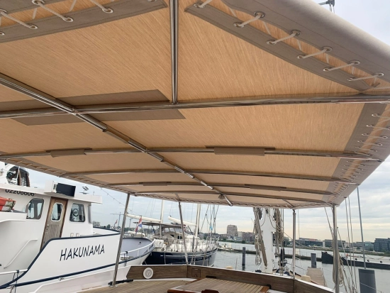 Lagoon Royal Pilot Saloon 65 usado à venda