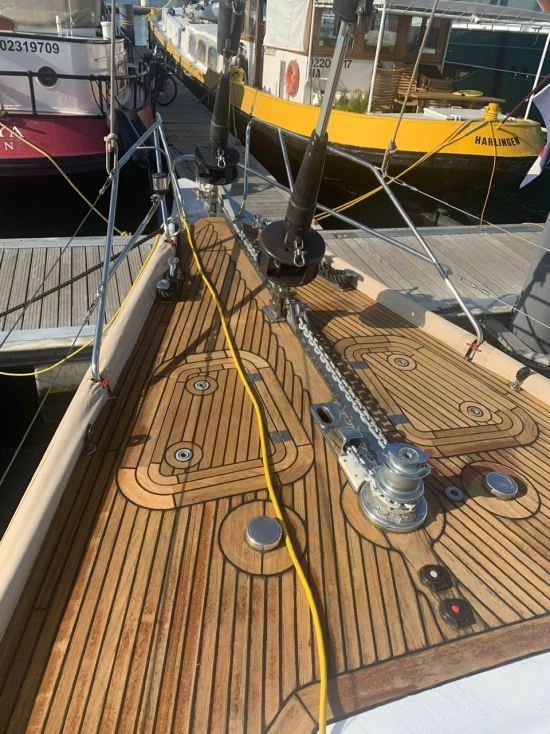 Lagoon Royal Pilot Saloon 65 usado à venda
