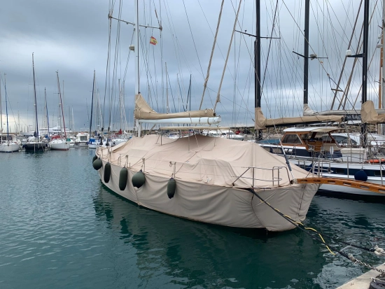 Lagoon Royal Pilot Saloon 65 usado à venda