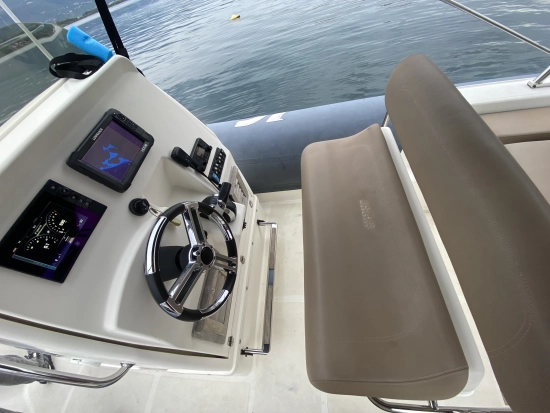 Joker boat Clubman 26 usado à venda