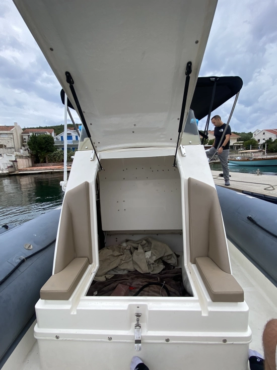 Joker boat Clubman 26 usado à venda