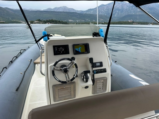 Joker boat Clubman 26 usado à venda