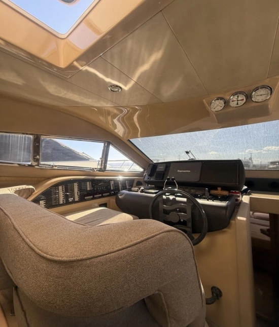 Ferretti 460 Fly usado à venda