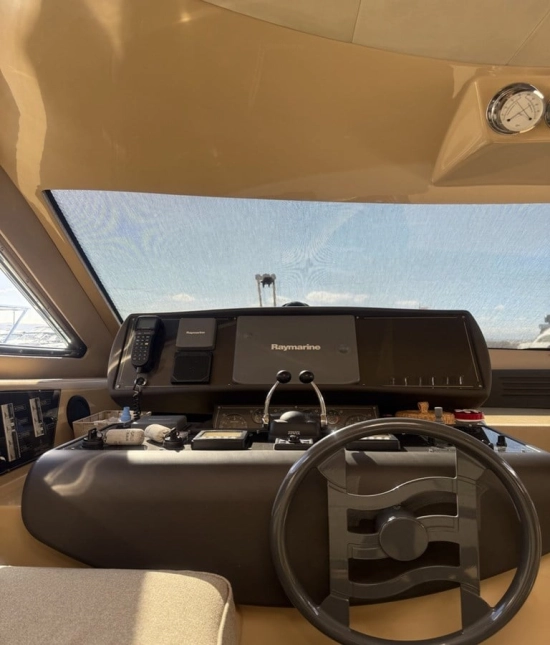 Ferretti 460 Fly usado à venda