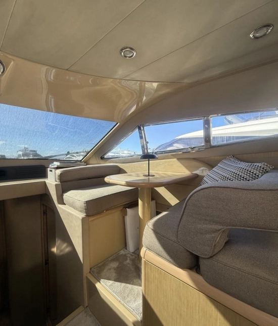 Ferretti 460 Fly usado à venda