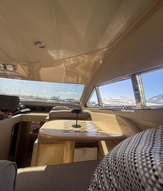 Ferretti 460 Fly usado à venda