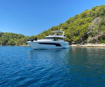 Prestige 590 Fly usata in vendita