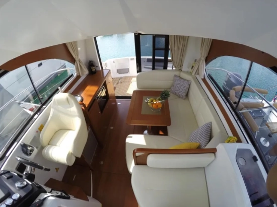Beneteau Antares 30 FLY usado à venda