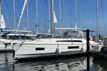 Beneteau Oceanis 40.1 usado à venda