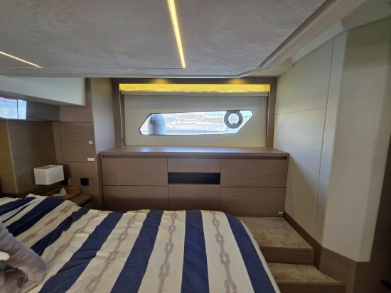 Prestige 460 S usado à venda