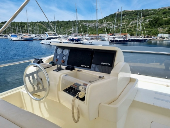 Ferretti 68 usata in vendita
