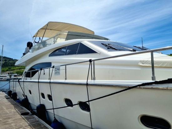 Ferretti 68 usata in vendita
