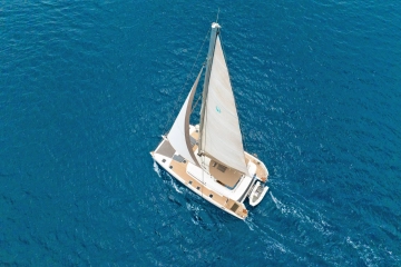 Lagoon 560S2 usado à venda