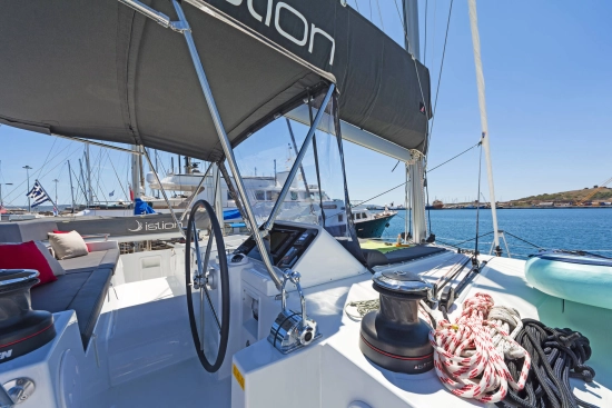 Lagoon 450F usado à venda