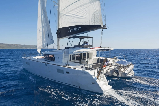 Lagoon 450F usado à venda