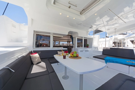 Lagoon 450F usado à venda