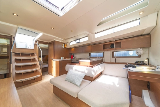 Beneteau Oceanis 51.1 usado à venda