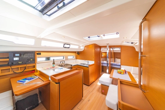 Jeanneau Sun Odyssey 440 usado à venda