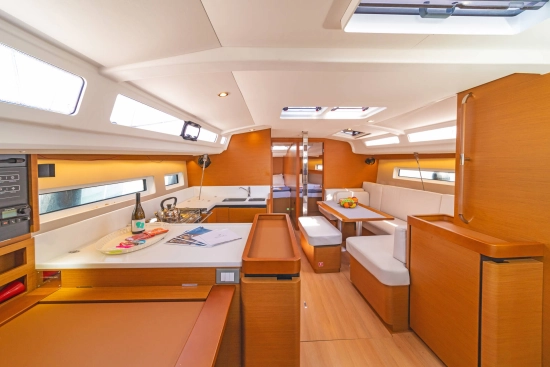 Jeanneau Sun Odyssey 440 usado à venda
