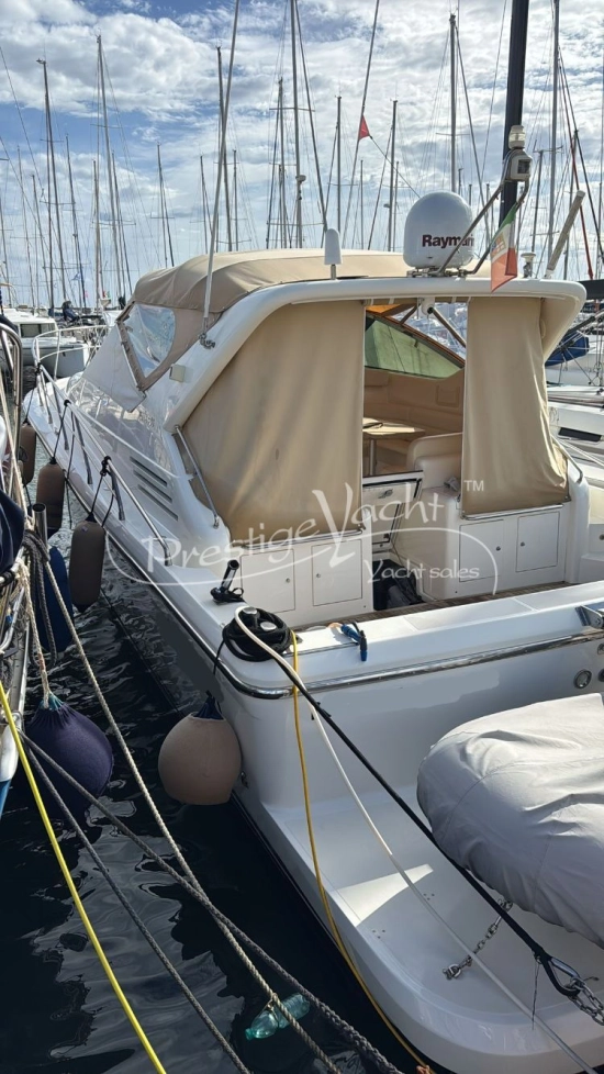 Uniesse 42 Open usado à venda