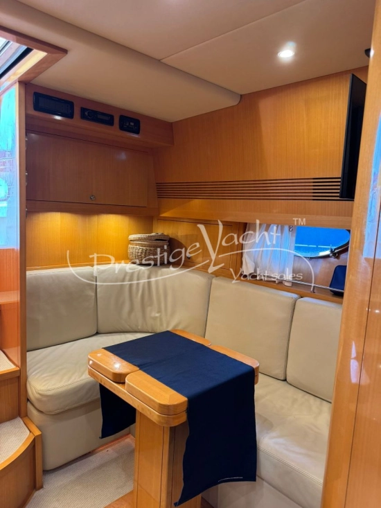 Uniesse 42 Open usado à venda