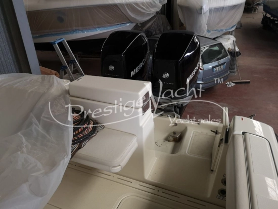 Pursuit 3480 CC usata in vendita