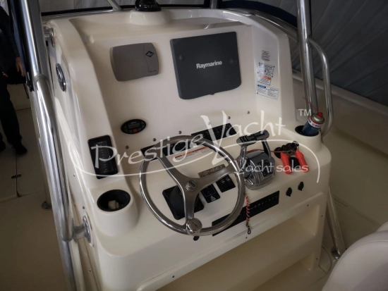 Pursuit 3480 CC usata in vendita