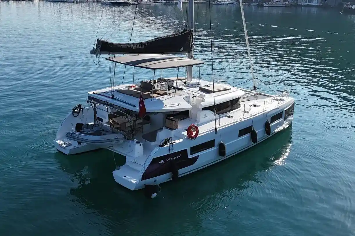 Lagoon 46 usado à venda