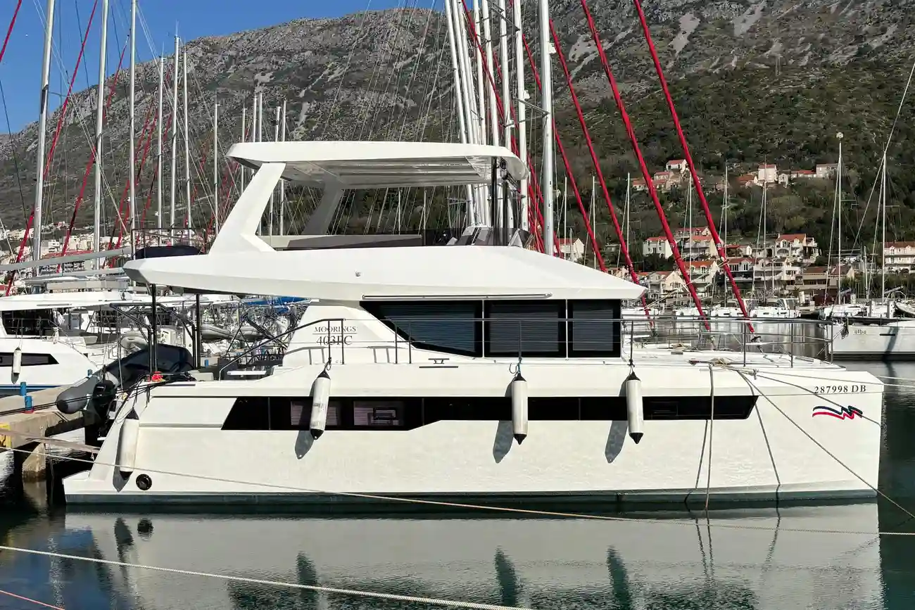 Leopard 40 Powercat usado à venda