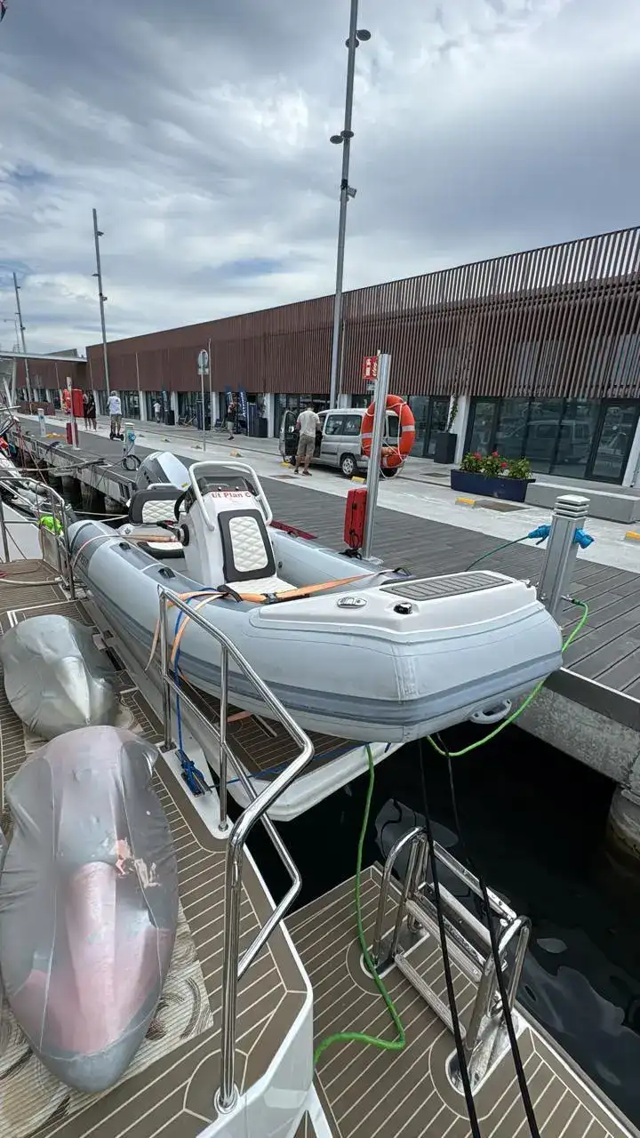 Leopard 53 Powercat usata in vendita