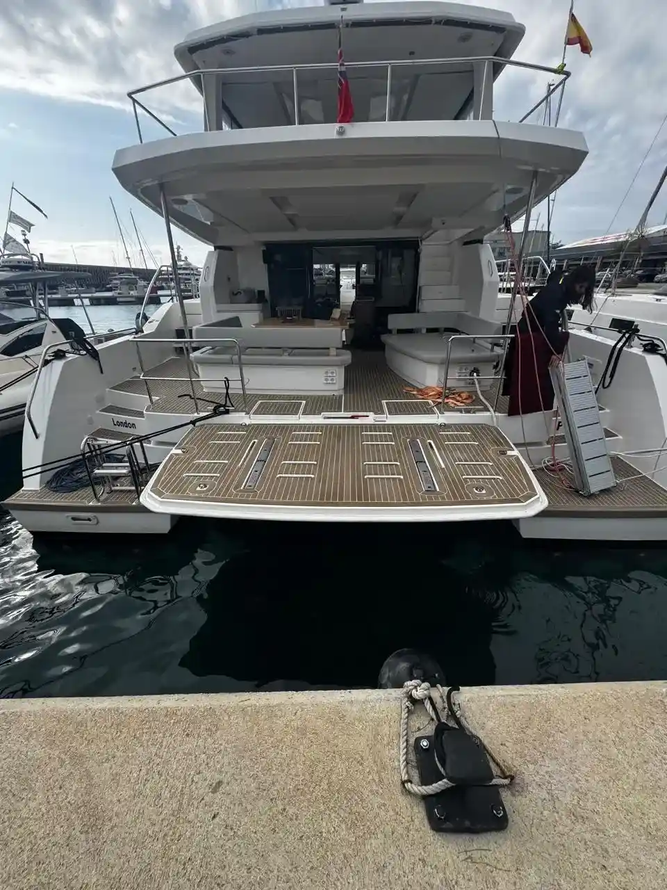 Leopard 53 Powercat usata in vendita