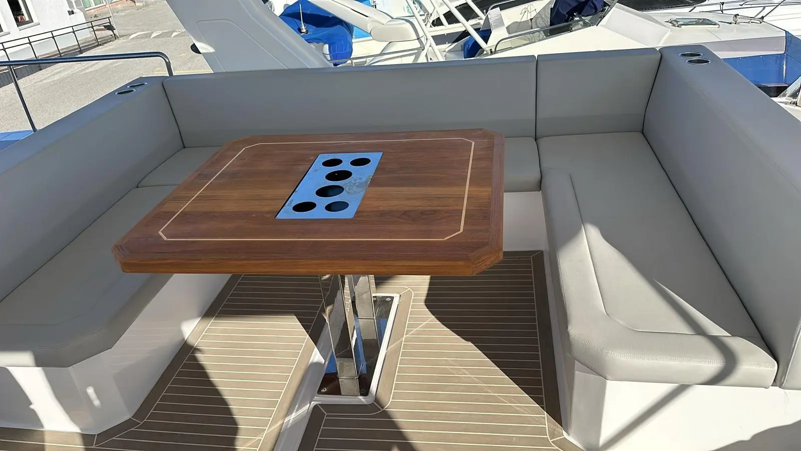Leopard 53 Powercat usata in vendita