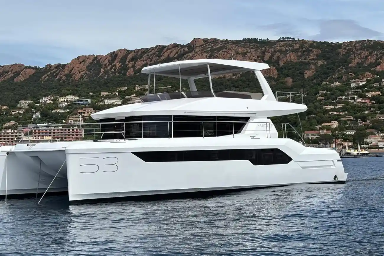 Leopard 53 Powercat usado à venda