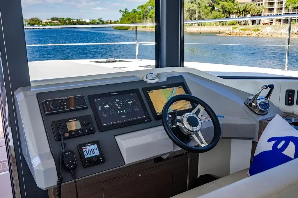 Leopard 53 Powercat usado à venda