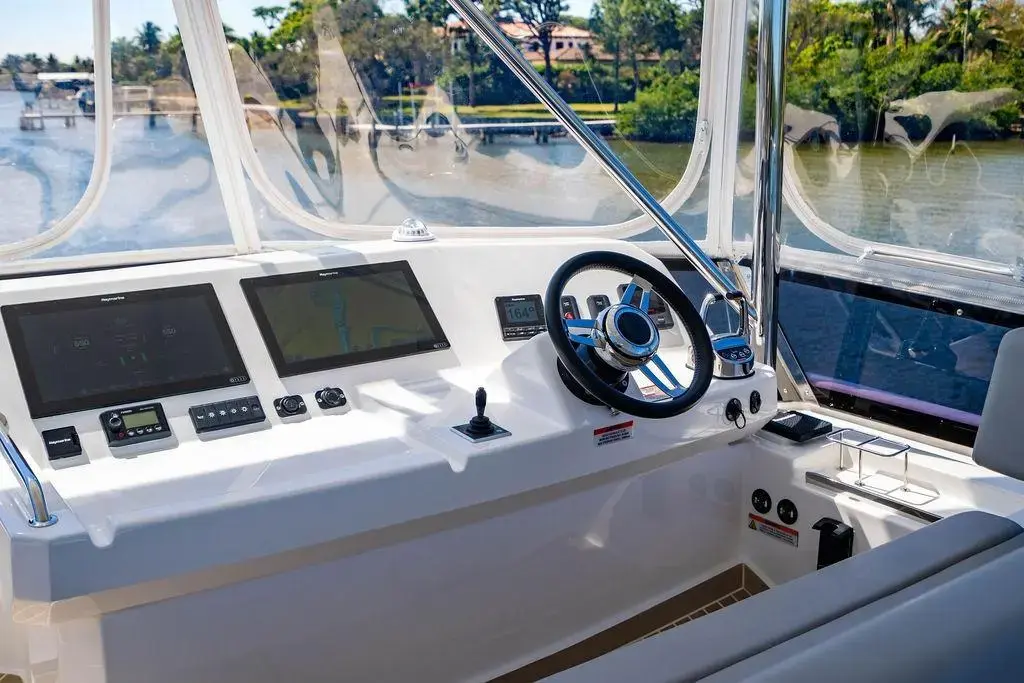Leopard 53 Powercat usado à venda