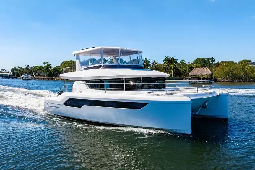 Leopard 53 Powercat usado à venda