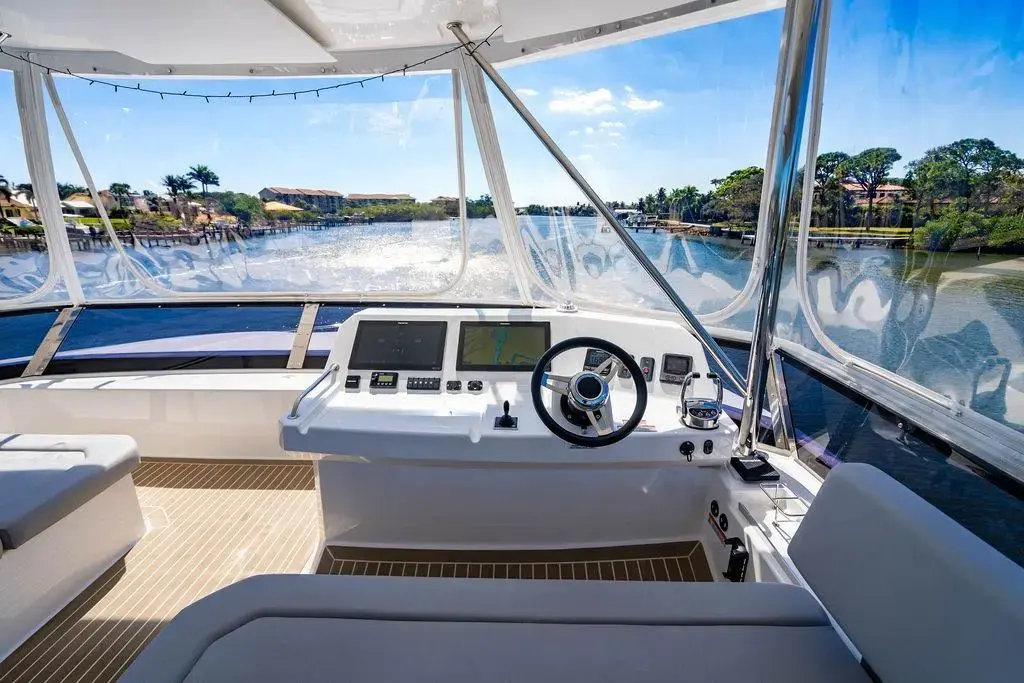 Leopard 53 Powercat usado à venda