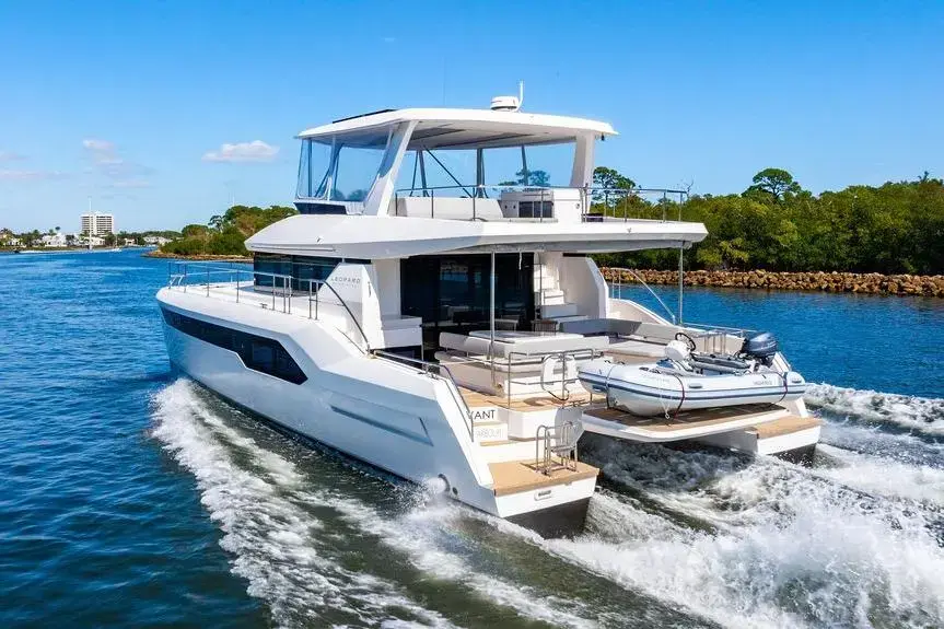 Leopard 53 Powercat usado à venda