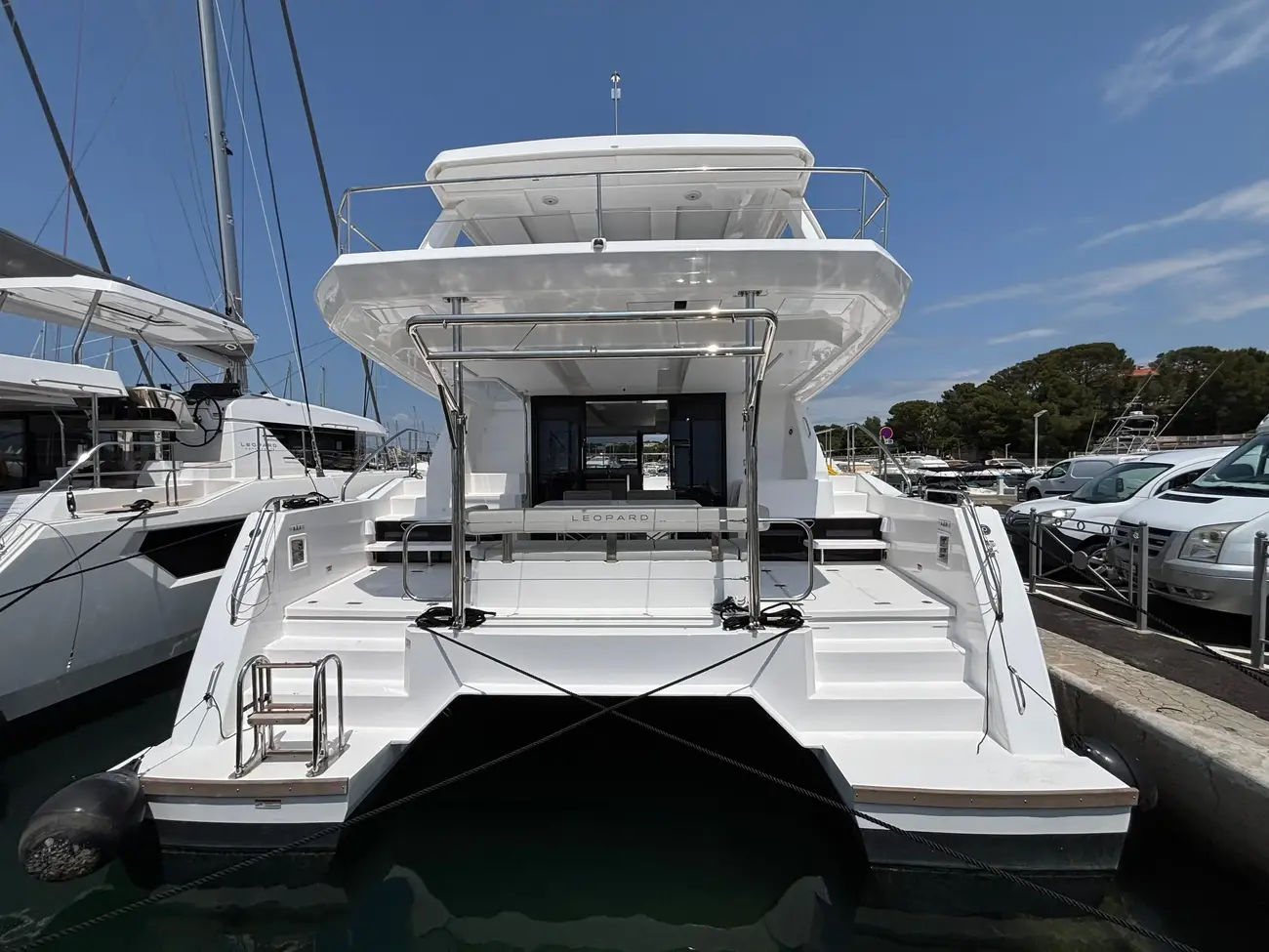 Leopard 40 Powercat usado à venda