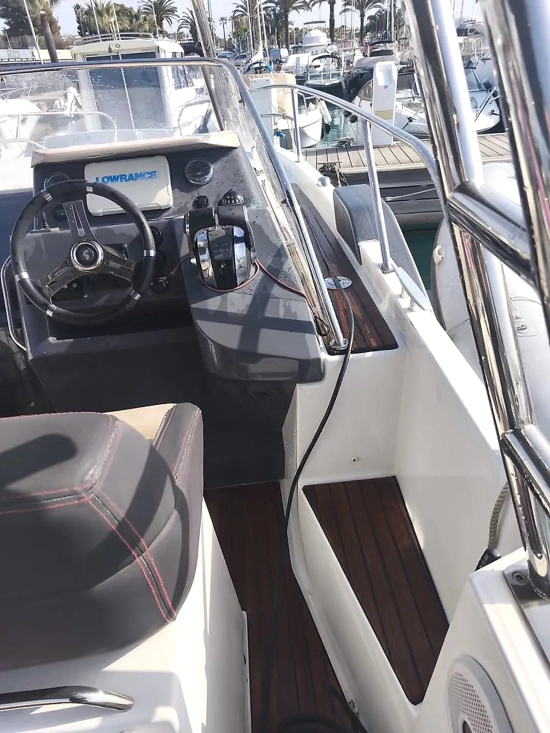 Beneteau Flyer 8.8 Sundeck usado à venda