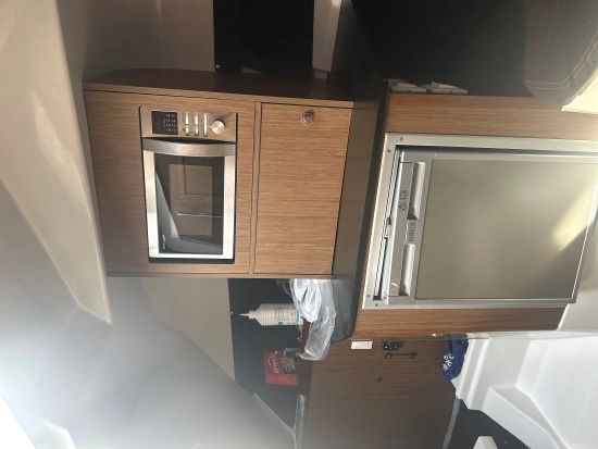 Beneteau Flyer 8.8 Sundeck usado à venda