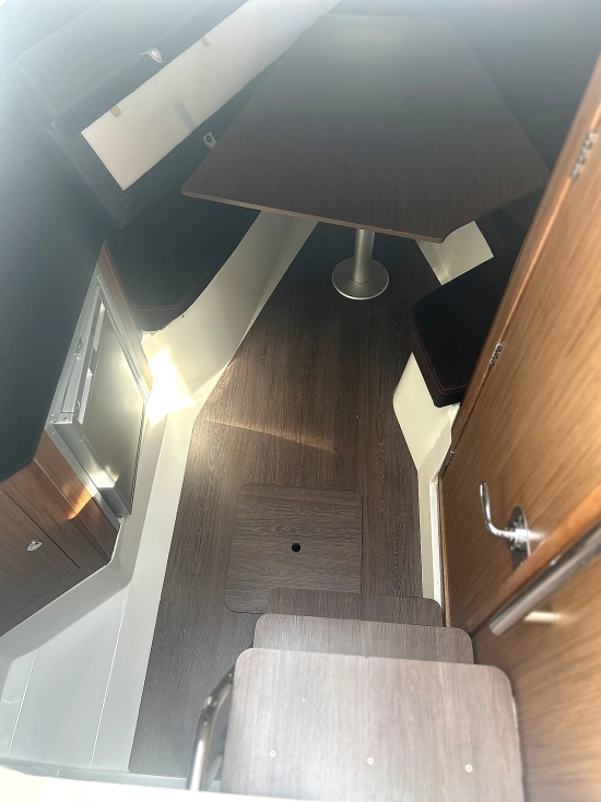 Beneteau Flyer 8.8 Sundeck usado à venda