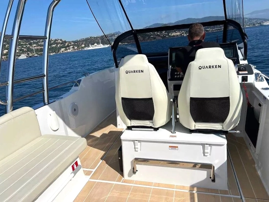 Quarken 27 T top usado à venda