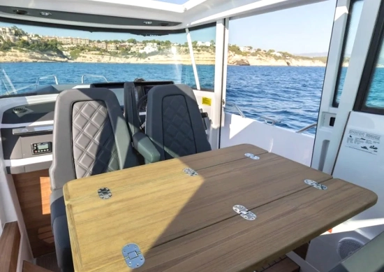 Axopar 28 Cabin usado à venda