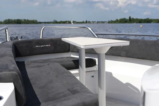 Axopar 28 Cabin usado à venda